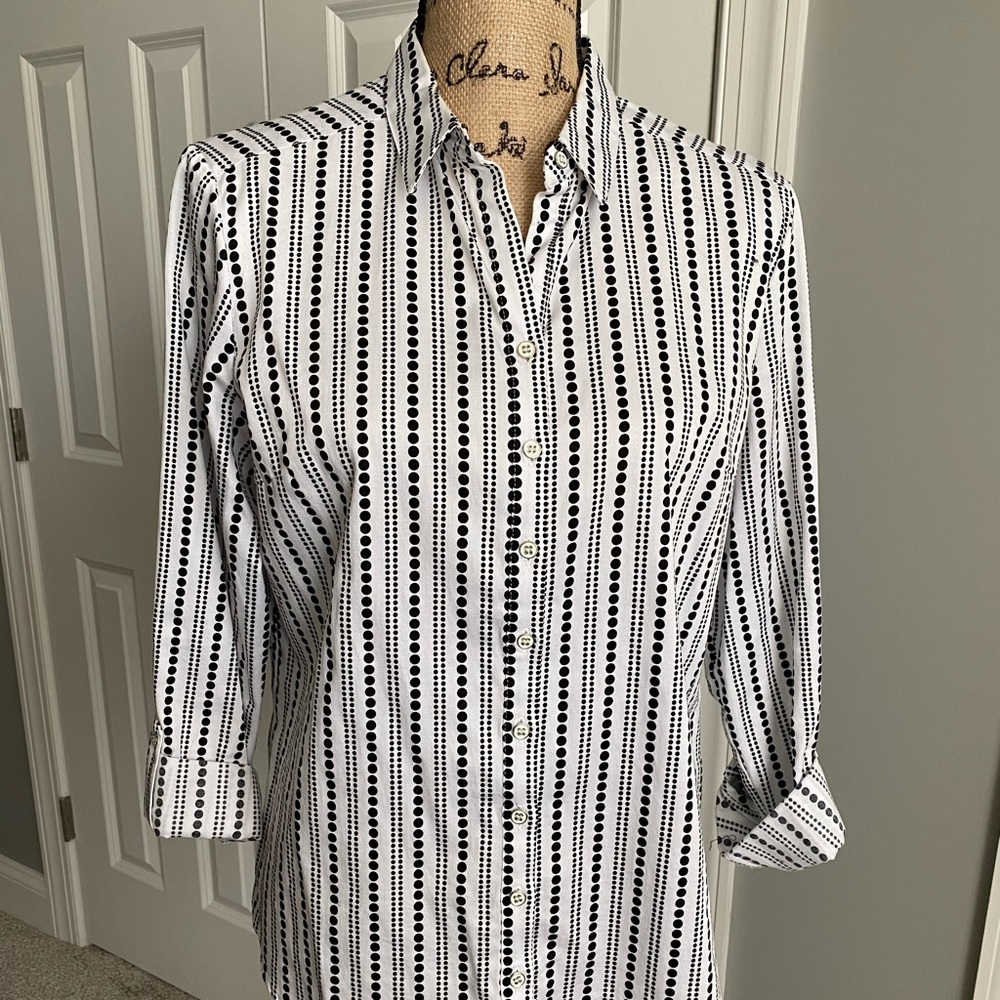NY&Co Polka Dot Button Down
